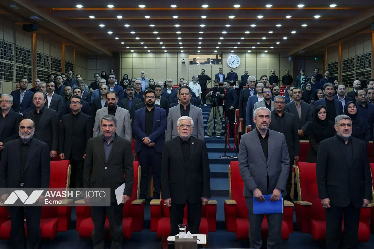 آیین نواختن زنگ معاملات بورس در تابستان ۱۴۰۵