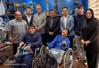 ۲ هوادار متعصب استقلال سورپرایز شدند +عکس