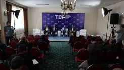 گفت‌وگویی که شنیده شد اما نه از همه بلندگوها