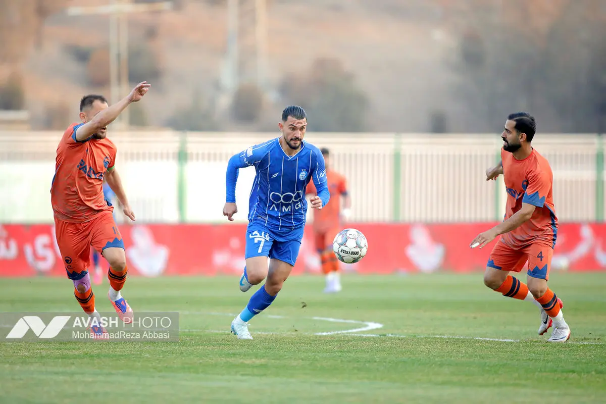 یک شانزدهم نهایی جام حذفی فوتبال ایران  - استقلال و پادیاب