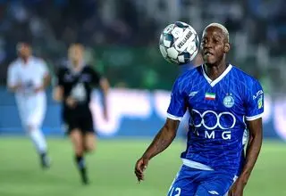 بازیکن خارجی استقلال: کشورم اجازه ندهد به ایران برنمی‌گردم