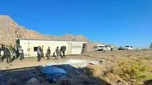 مصدومیت ۴ نفر در واژگونی اتوبوس