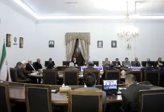 عارف: در سال های گذشته رفتار مناسبی با سالمندان نداشتیم