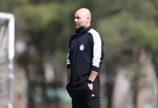 بختیاری‌زاده در استقلال ماند