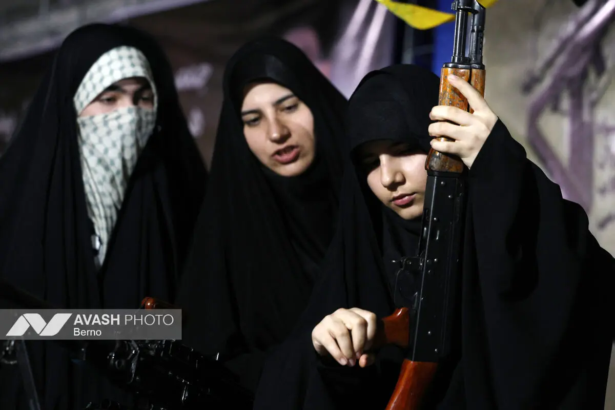 آموزش کار با سلاح در میدان ونک تهران
