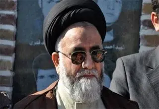 امام جمعه نیشابور: آرامگاه خیام را تخریب کنید!