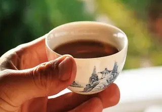 چرا گرم‌کردن دوباره چای اشتباه است؟