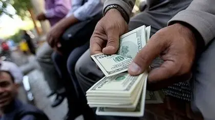 عبور قیمت دلار از مرز ۸۳ هزار تومان، سکه ۷۶ میلیونی شد