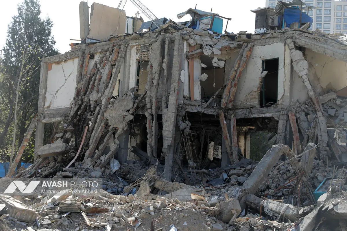 بازدید وزیر علوم از پژوهشکده هوا فضای سپاه