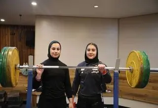 حسینی: بانوان وزنه‌بردار شانس کسب مدال جهانی دارند