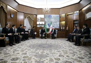 عارف: محدودیتی برای ارتقاء روابط تهران- عشق‌آباد وجود ندارد