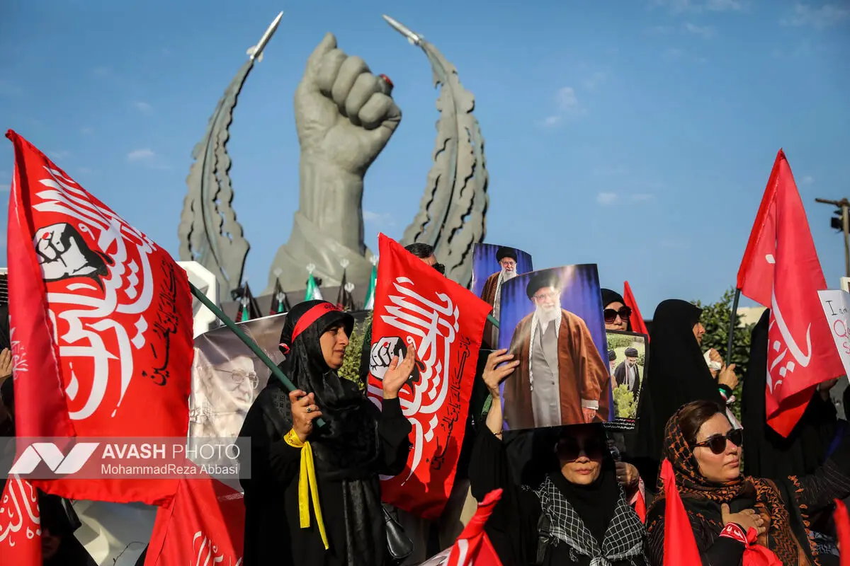 مراسم تشییع پیکر مطهر رهبر شهید انقلاب در تهران - ۲