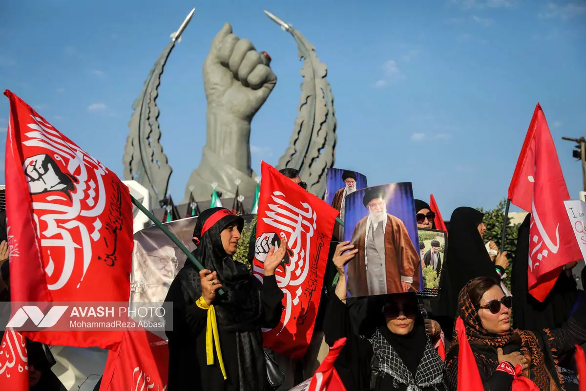 مراسم تشییع پیکر مطهر رهبر شهید انقلاب در تهران - ۲