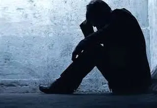 ۴ رفتار غیرارادی که دلشکستی مردان را فاش می‌کند