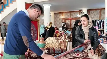 بازارچه دیپلماتیک با حضور همسران سفرای خارجی برگزار شد