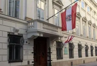 مذاکره برای اخراج مهاجرین؛ هیات طالبان به اتریش سفر کرد