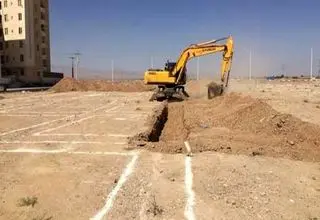 موضوع احتکار اراضی توسط سازمان زمین و مسکن به بررسی نیاز دارد