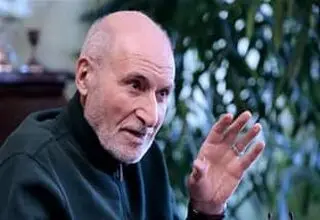 نبوی: بعید می دانم پزشکیان، ظریف را کنار بگذارد