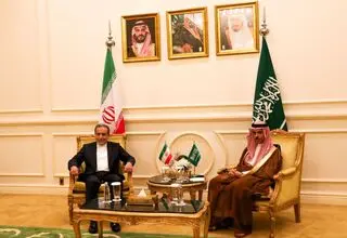 عراقچی همتای سعودی را در جریان گفت‌وگوهای ایران و آمریکا قرار داد
