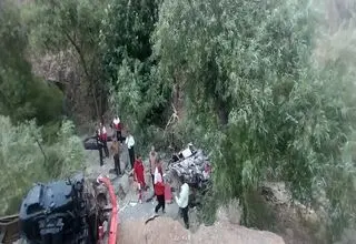 ۶ کشته و ۲۲ مصدوم در سقوط مینی‌بوس مسیر کاشمر به کوهسرخ به دره