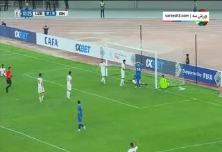 موقعیت و ضربه‌سر خطرناک بازیکن ازبکستان برابر ایران