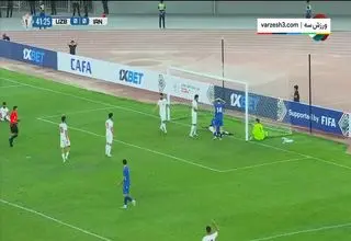 موقعیت و ضربه‌سر خطرناک بازیکن ازبکستان برابر ایران