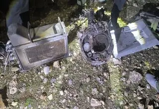 کشف هواگرد ساقط‌شده دشمن در ارتفاعات بختگان فارس