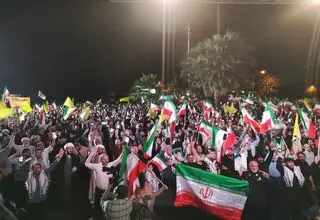مردم تهران در میدان فلسطین تجمع کردند 
