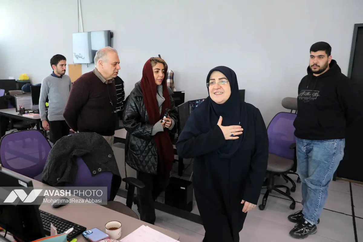بازدید فاطمه مهاجرانی سخنگوی دولت از تحریریه آوش