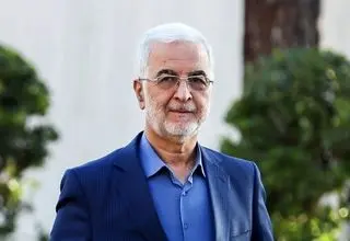 مومنی: تاکنون ۱.۵ میلیون اتباع کشور را ترک کردند