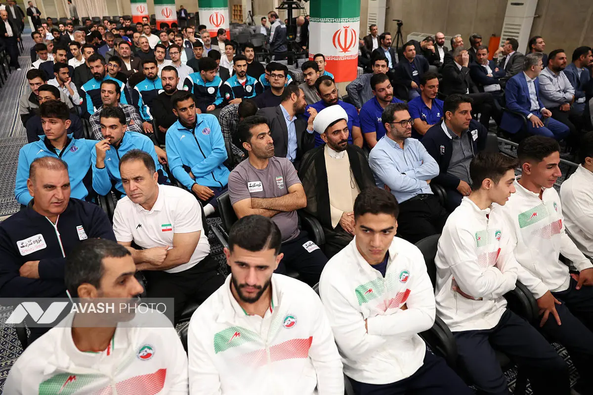 دیدار قهرمانان و مدال‌آوران ورزشی و المپیادهای علمی جهانی با رهبر انقلاب
