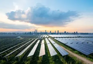 افزایش ظرفیت تولید نیروگاه‌‌های برق خورشیدی با بهره‌برداری از چند مگاپروژه بزرگ‌مقیاس  