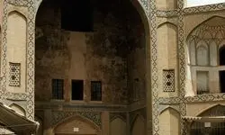 عکس/ سر در تماشایی بازار قیصریه اصفهان حدود ۵۰ سال پیش

