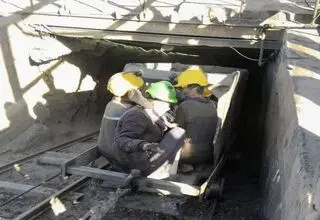جزئیات جدید از ریزش یک معدن در بافق/ 24 نفر محبوس شدند