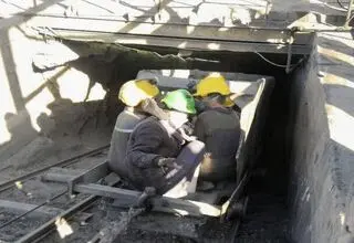 جزئیات جدید از ریزش یک معدن در بافق/ 24 نفر محبوس شدند
