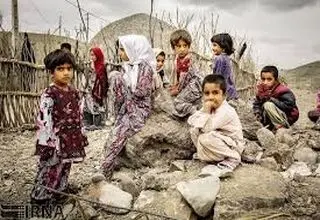 زخم گرسنگی بر صورت کودکان ایرانی 