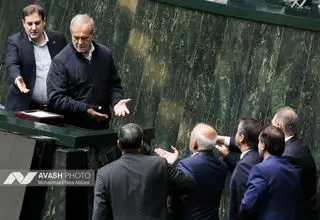 پس لرزه سوال از رئیس جمهور؛ زارعی: با ذوالنور نمی‌شود یک نانوایی را اداره کرد