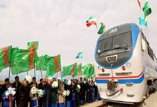 قطار مسافری ایران در مسیر ترکمنستان