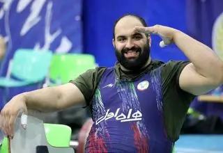 وزنه‌بردار ایرانی قوی‌ترین مرد قاره کهن شد
