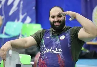 وزنه‌بردار ایرانی قوی‌ترین مرد قاره کهن شد