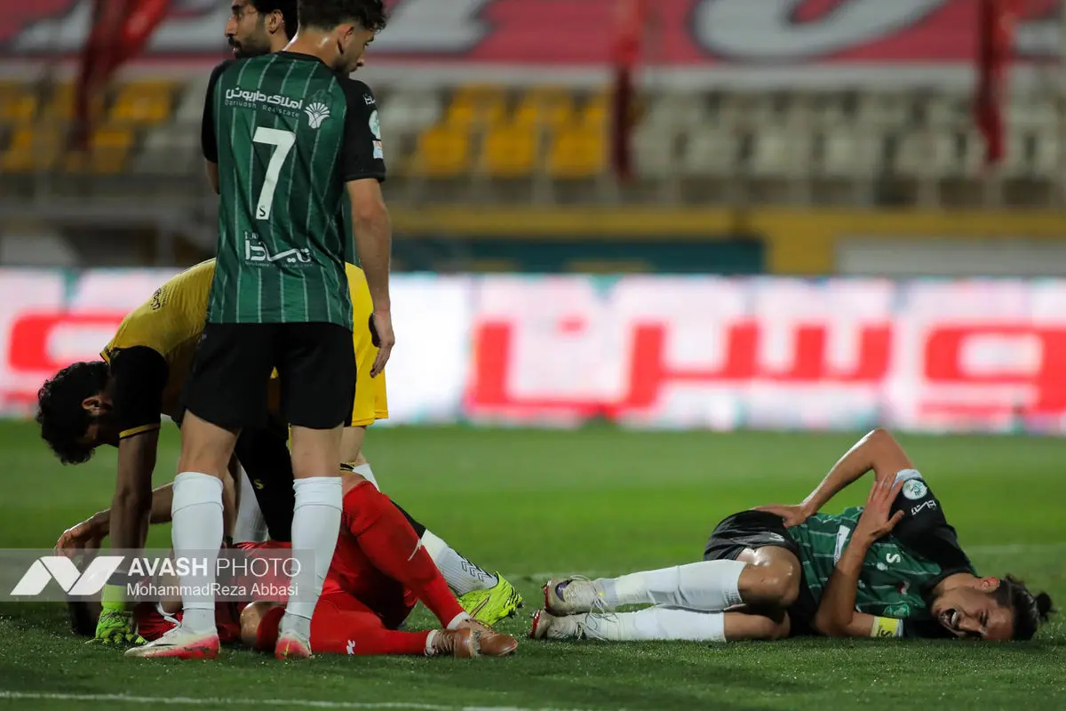 دیدار تیم های فوتبال  پرسپولیس تهران و خیبر خرم آباد