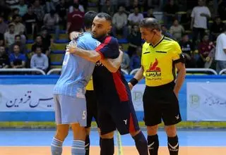لک: حسن‌زاده غیرقانونی بازی کرد