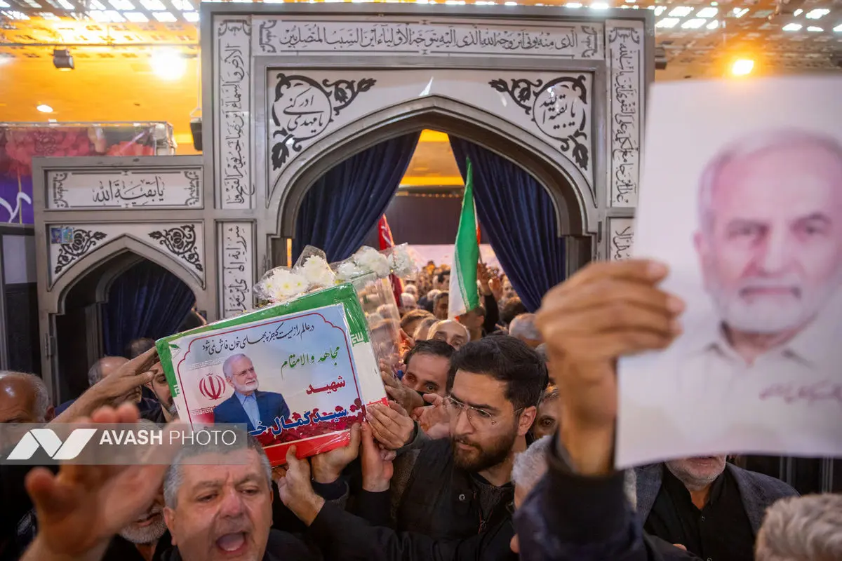 مراسم خاکسپاری پیکر شهید کمال خرازی