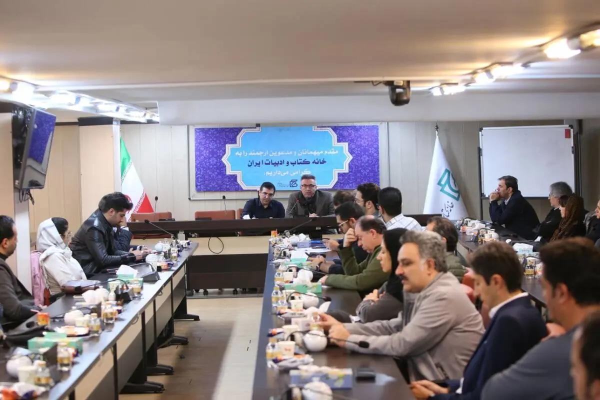 معاون کتاب و فرهنگ خانه کتاب: عدالت فرهنگی در زمینه کتاب به مدد فناوری انجام شد