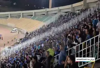شعار علیه ساپینتو پس از تساوی استقلال مقابل چادرملو