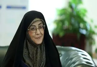 گوینده‌های صدا و سیما خارج از مجموعه خود چادر سر نمی‌کنند