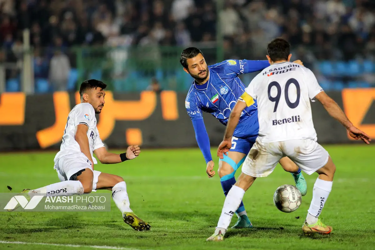 دیدار تیم های فوتبال استقلال تهران و ملوان بندر انزلی