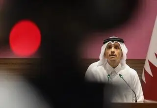 قطر: وزیر خارجه فردا به تهران سفر می کند