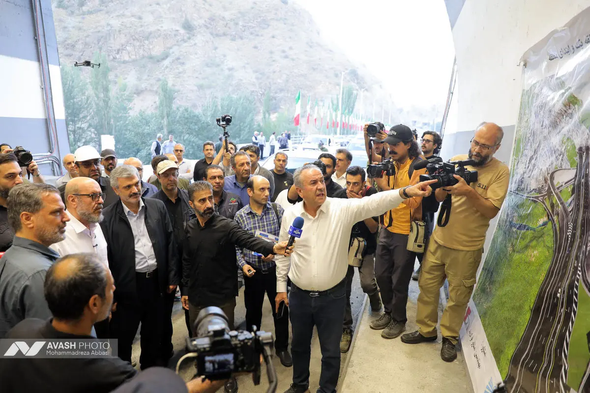 بازدید رئیس بنیاد مستضعفان از باند شرقی فاز 2 آزادراه تهران شمال