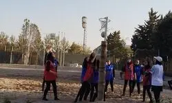 مشهد قهرمان اولین دوره مسابقات نت بال ساحلی شد 